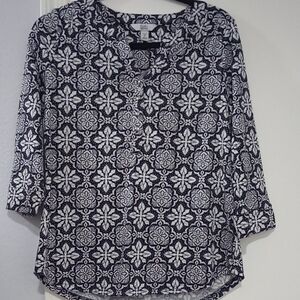 Croft & Barrow Navy and White Patterned With V Neck Button Detail Blouse Size PS